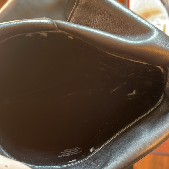 Leather Guess black leather Gently used size 10 lining cracking on the inside - Picture 6 of 8